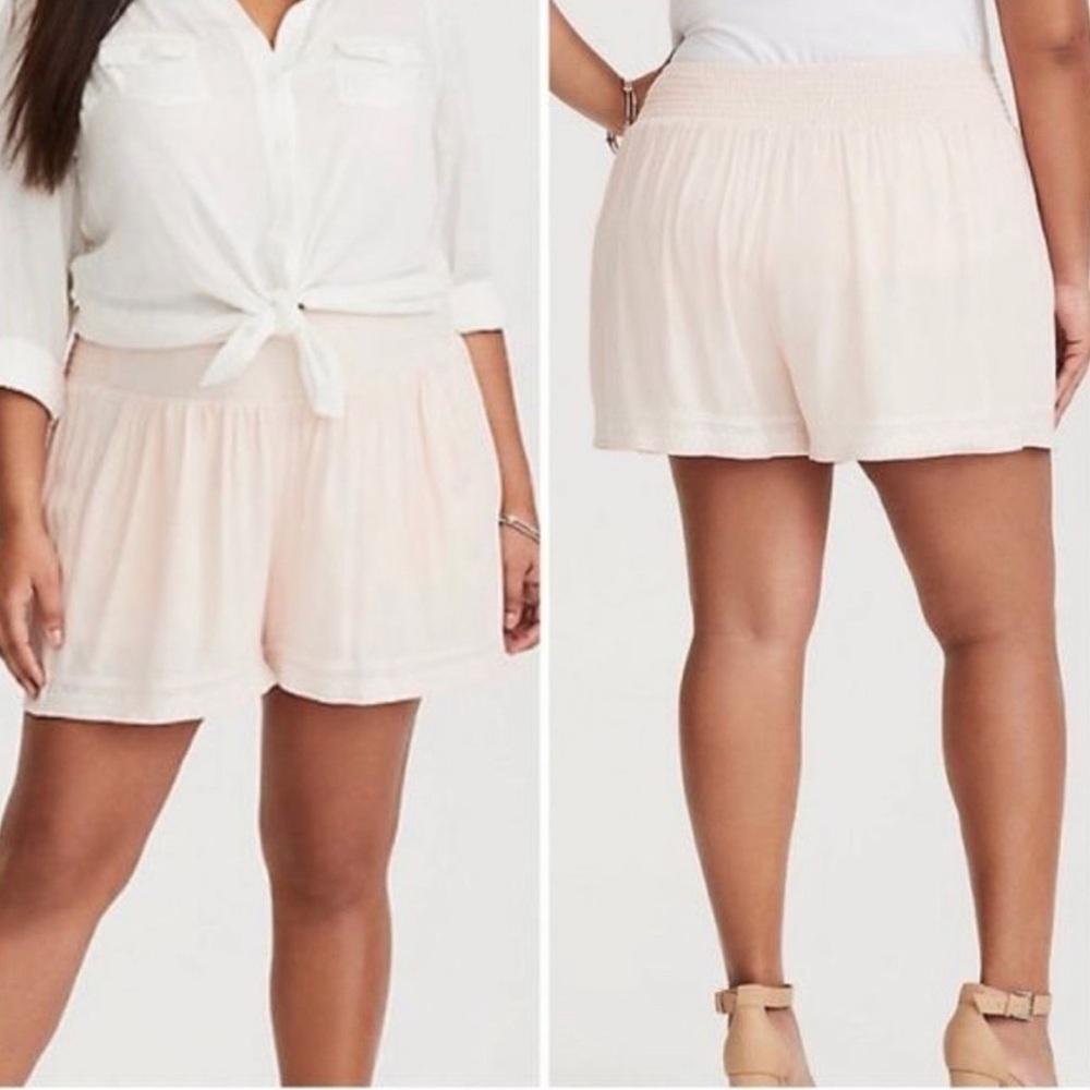 Light Pink Stretch Torrid Embroidered shorts